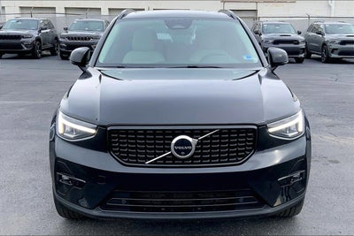 2023 Volvo XC40 Plus Dark Theme