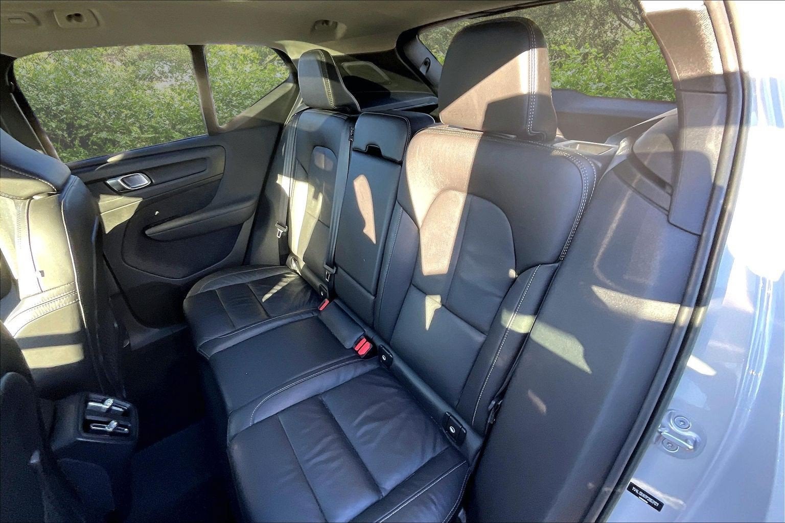 2023 Volvo XC40 Ultimate Dark Theme