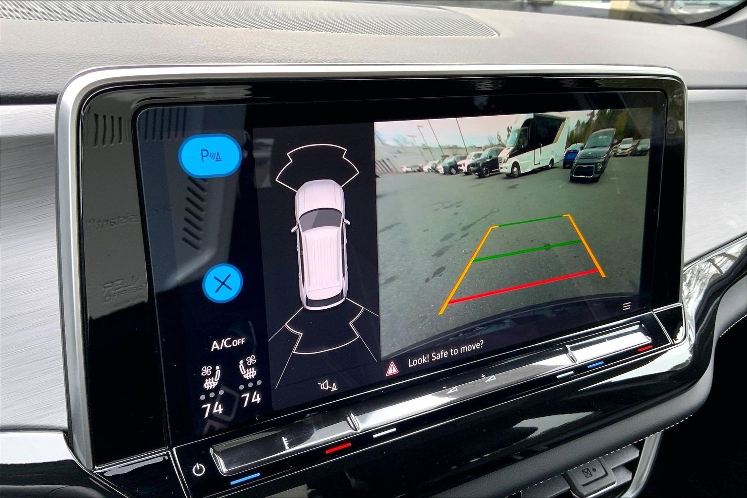 2025 Volkswagen Atlas Cross Sport 2.0T SE w/Technology