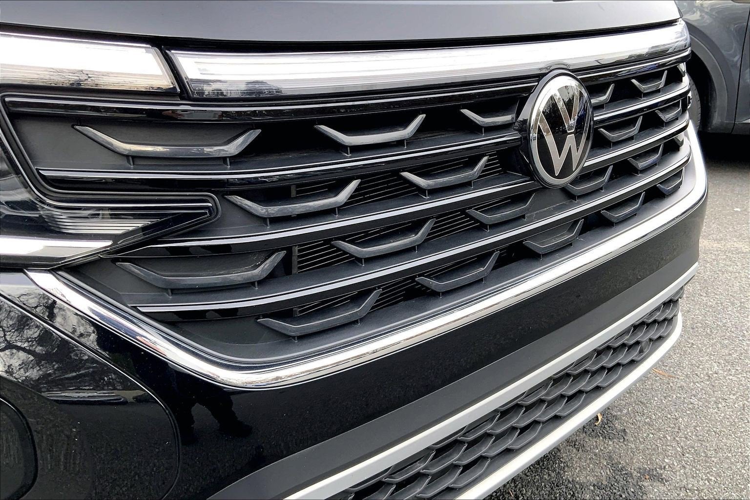 2025 Volkswagen Atlas Cross Sport 2.0T SE w/Technology