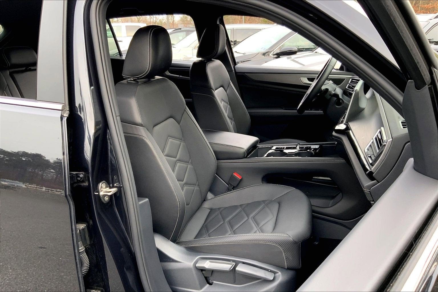 2025 Volkswagen Atlas Cross Sport 2.0T SE w/Technology