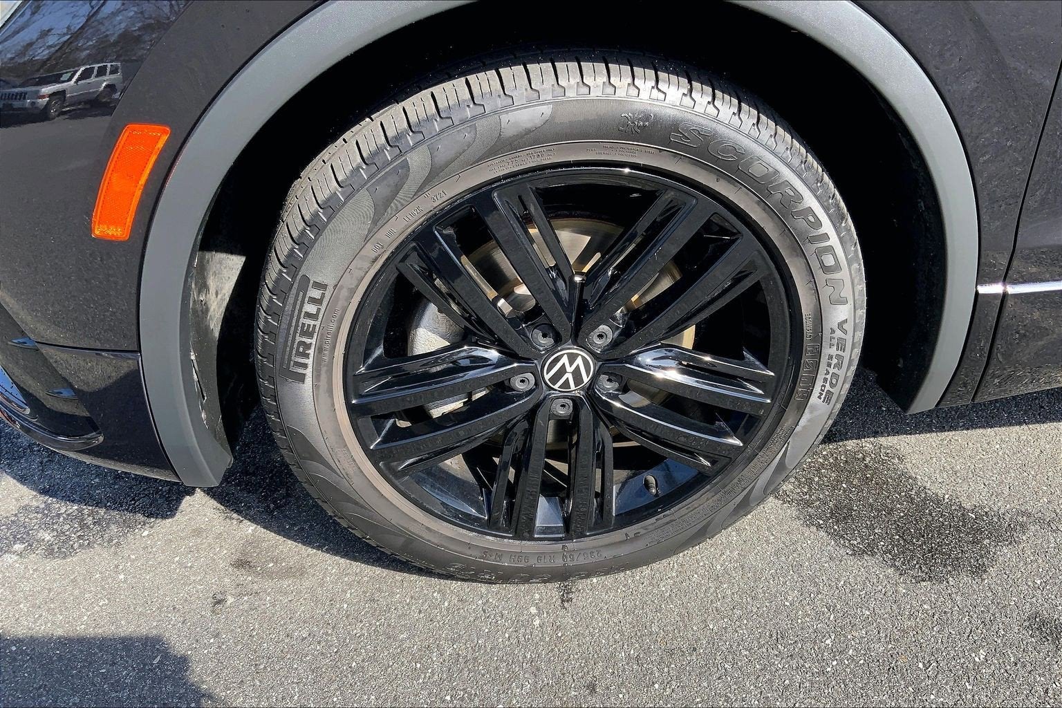 2022 Volkswagen Tiguan SE R-Line Black