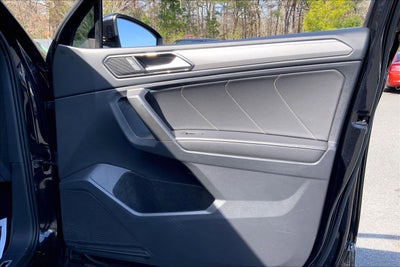 2022 Volkswagen Tiguan SE R-Line Black