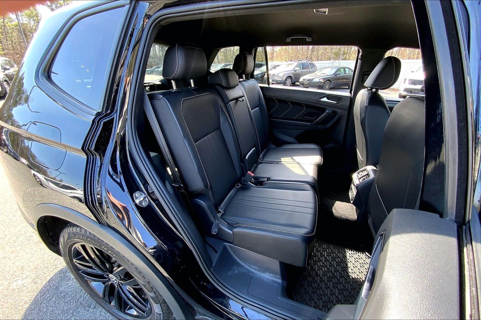 2022 Volkswagen Tiguan SE R-Line Black