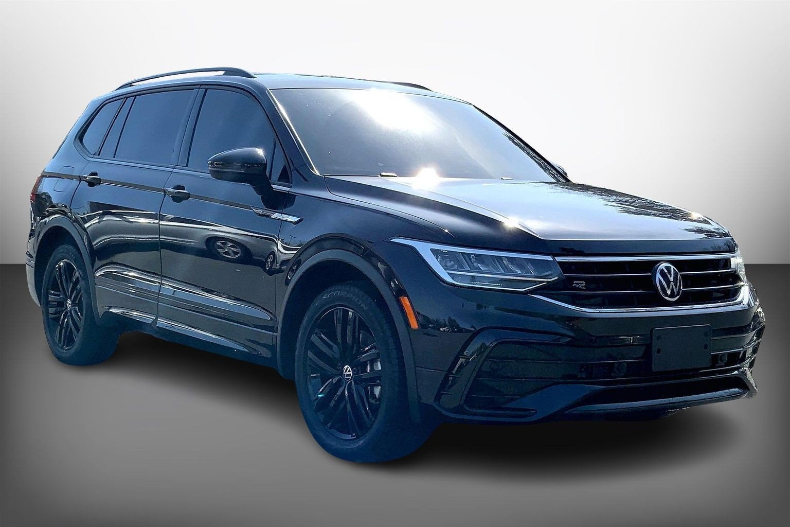 2022 Volkswagen Tiguan SE R-Line Black