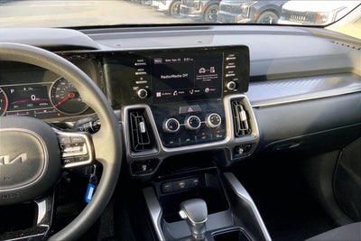 2023 Kia Sorento LX