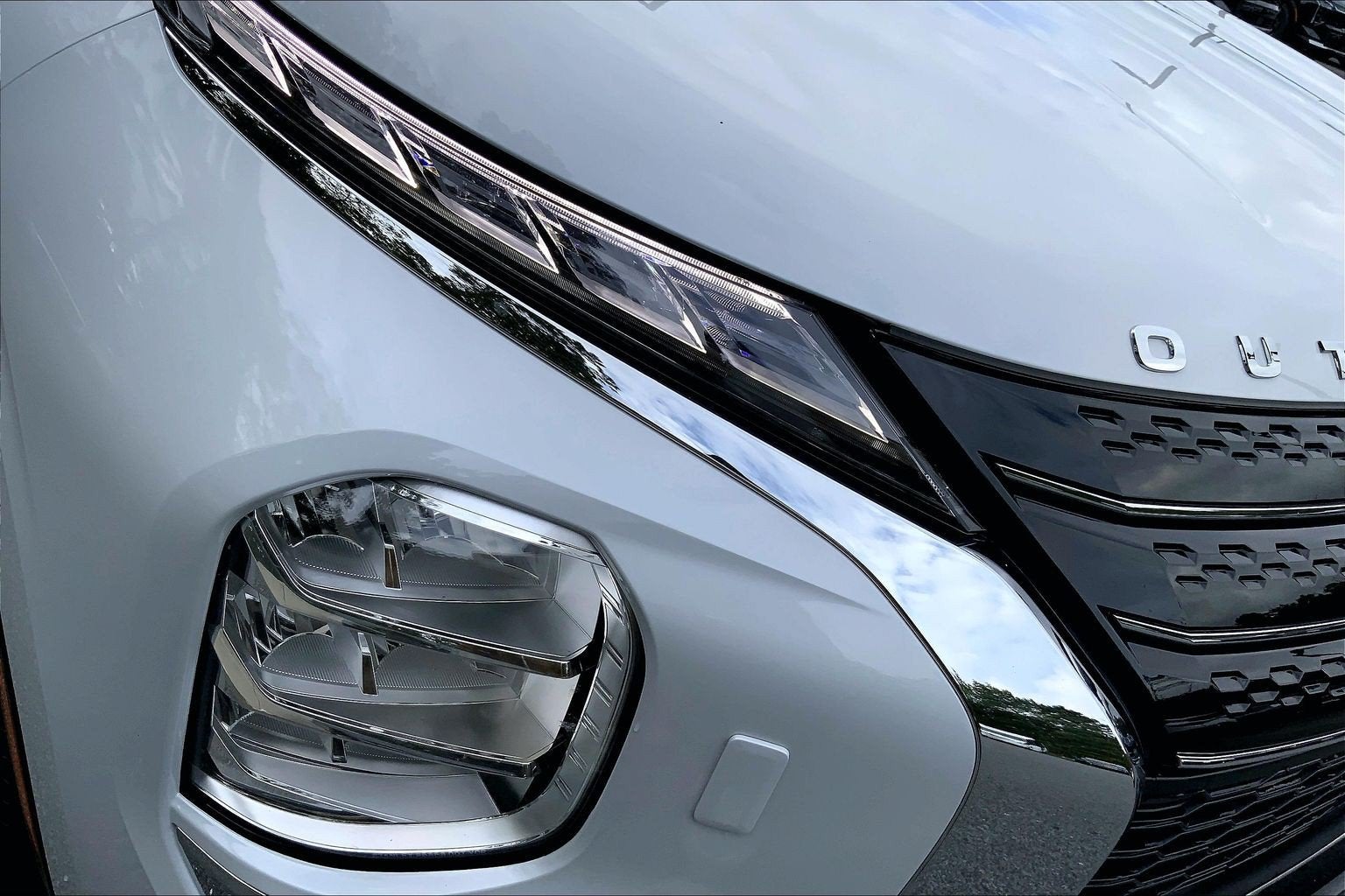 2025 Mitsubishi Outlander Plug-In Hybrid SE PHEV