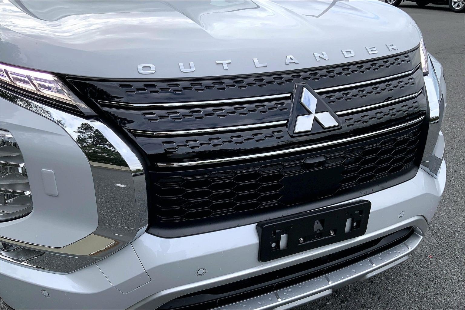 2025 Mitsubishi Outlander Plug-In Hybrid SE PHEV