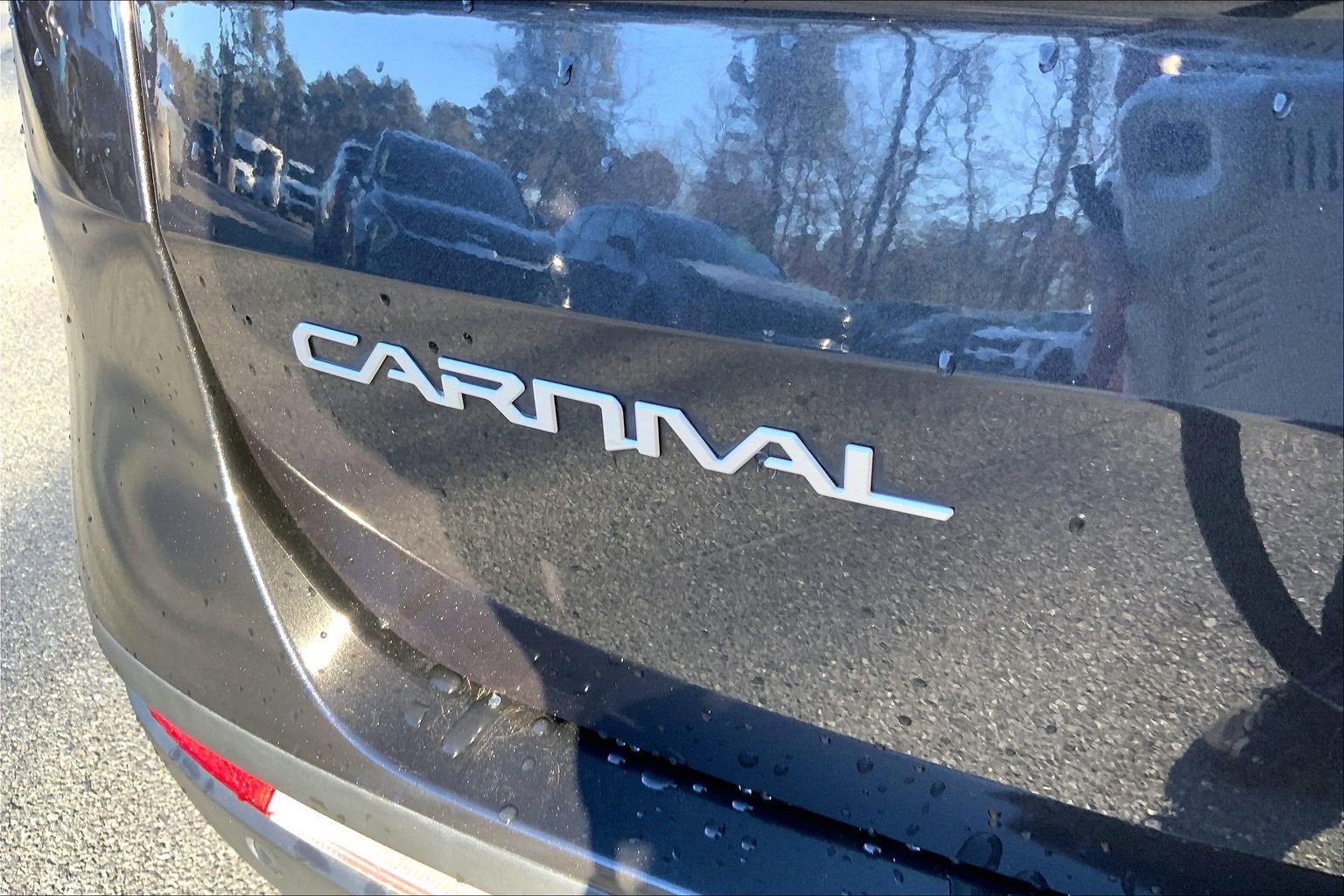 2024 Kia Carnival LX