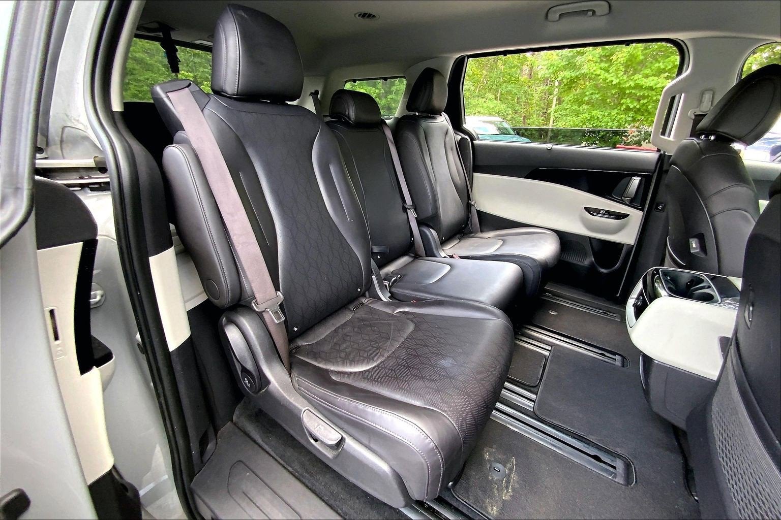 2024 Kia Carnival EX