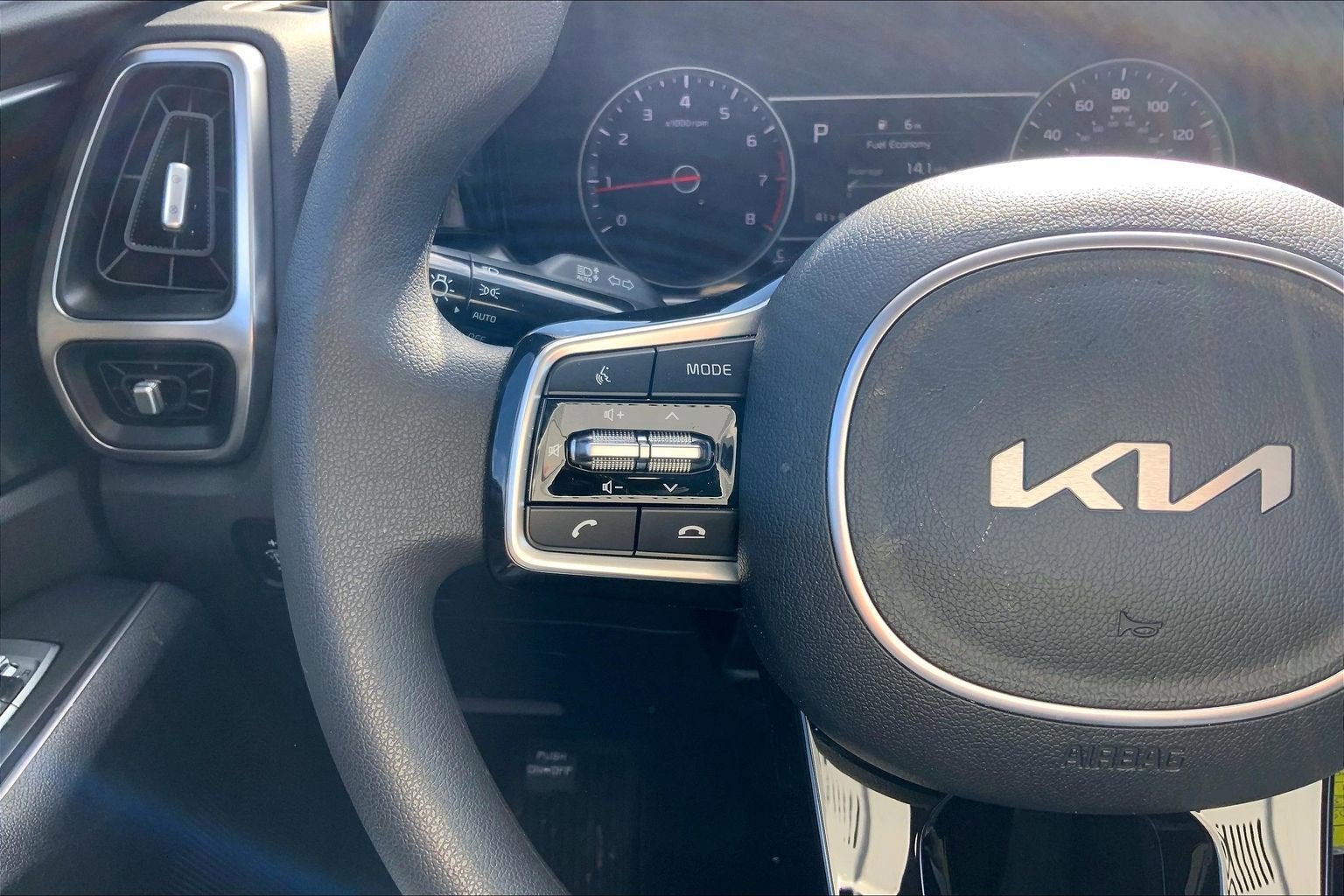 2023 Kia Sorento LX