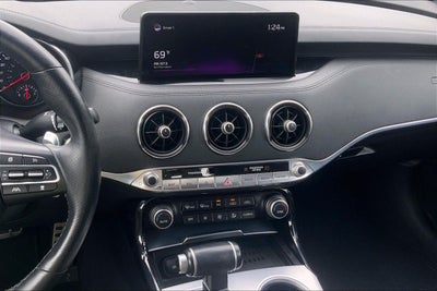 2022 Kia Stinger GT1