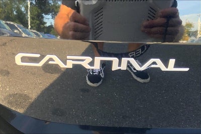 2024 Kia Carnival LX